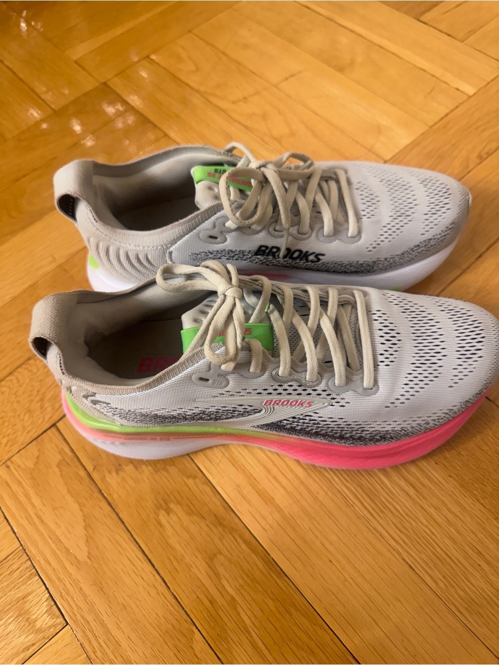 Brooks Adrenaline gts25 - Picture 2 of 3